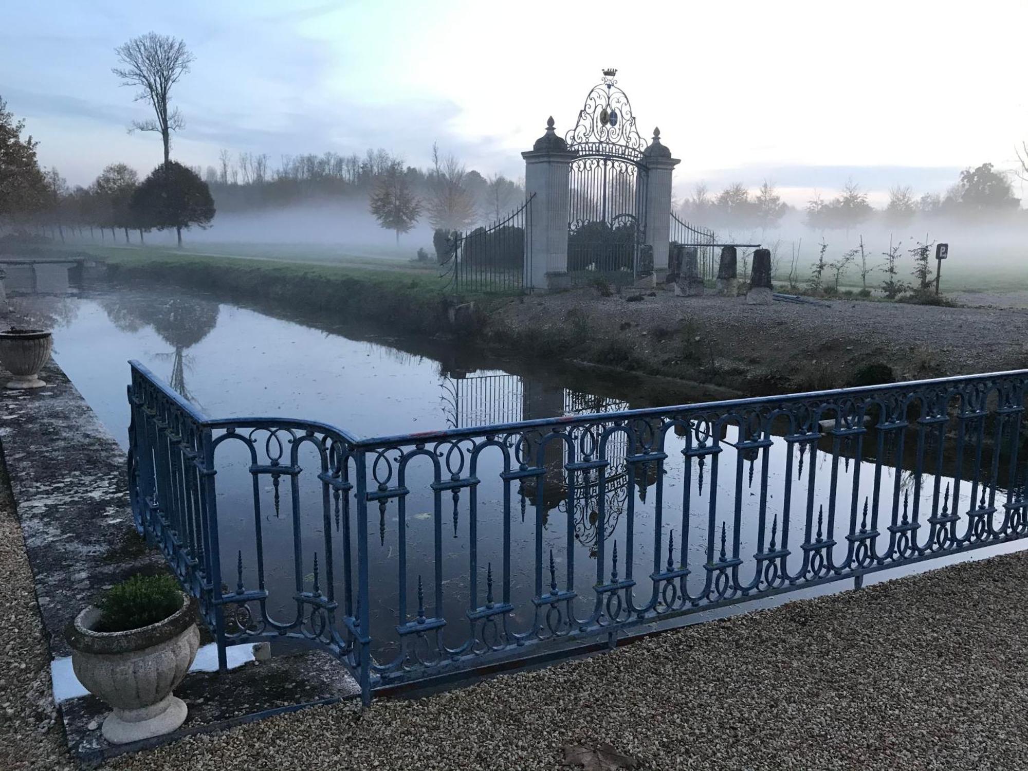 Chateau De Vitry-La-Ville Экстерьер фото